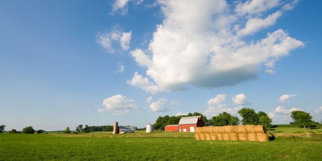 Rural Midwest scenery.